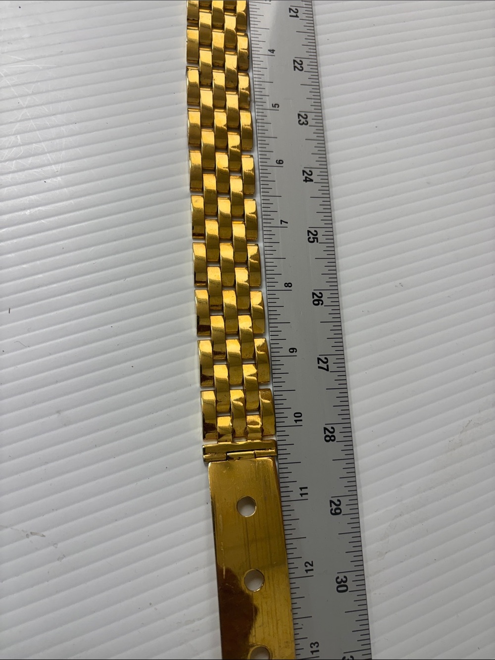 Gucci Gold-Tone Women's Chain Link Belt - Picture 12 of 13